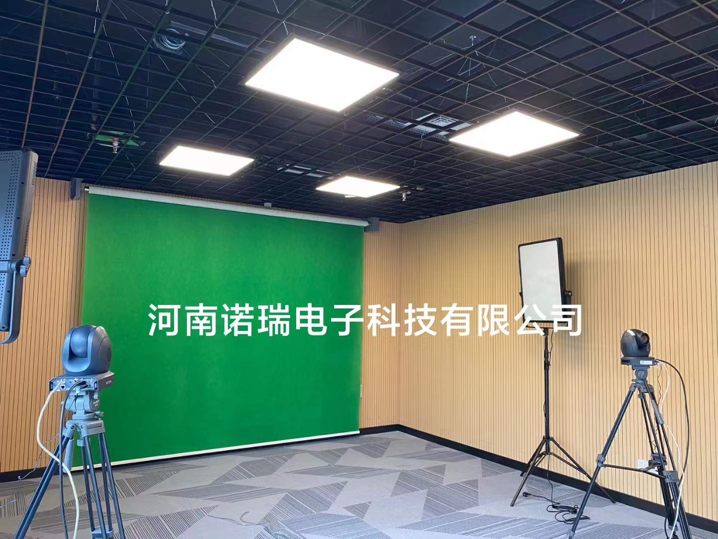 郑州中学微课教室